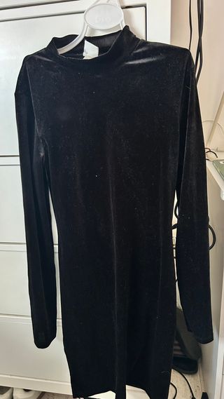 Vestido negro de terciopelo