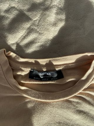 Top Bershka manga larga beige