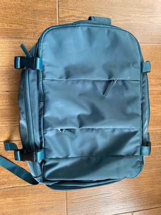 Mochila de viaje impermeable color azul verdoso