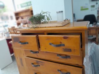 Cajonera rústica de madera