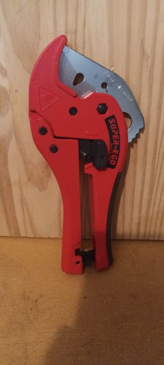 Tijera Cortatubos PVC Súper Ego 42mm