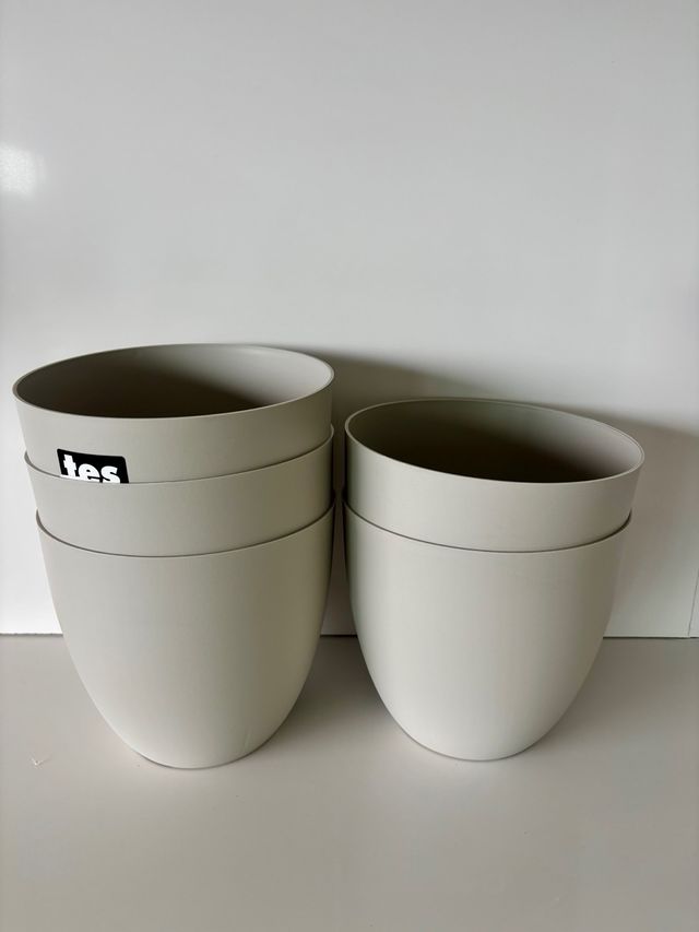 Macetas Plástico Tes 16x18cm Gris claro - NUEVAS