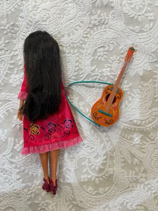 Muñeca Disney Elena de Avalor con guitarra