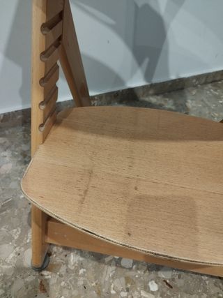 Trona Safety 1st madera y textil rojo