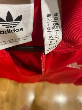 Chaqueta Adidas SST Roja Talla XS