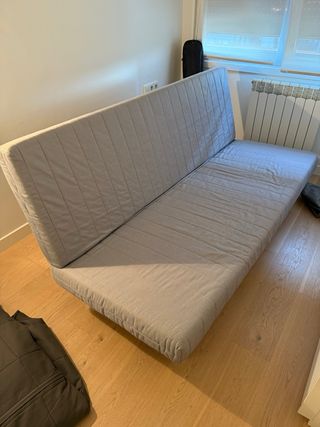 Sofá Cama Ikea Beddinge con funda azul oscuro.