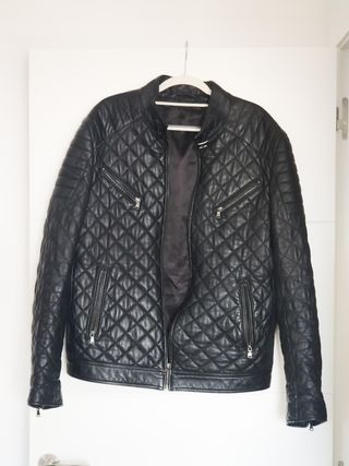 Chaqueta de cuero acolchada negra