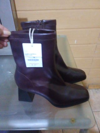 Botines Vino T. 39 Stradivarius