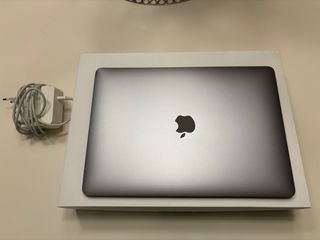 MacBook Air 13” Retina Intel Core i5 Gris Espacial