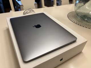 MacBook Air 13” Retina Intel Core i5 Gris Espacial