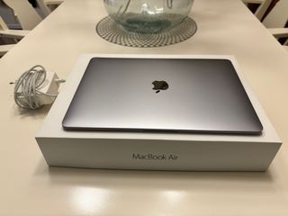 MacBook Air 13” Retina Intel Core i5 Gris Espacial
