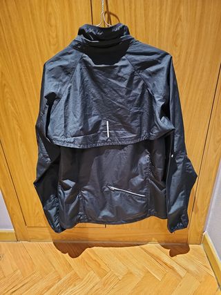 Cortavientos Nike Negro
RECOGER EN TRES CANTOS