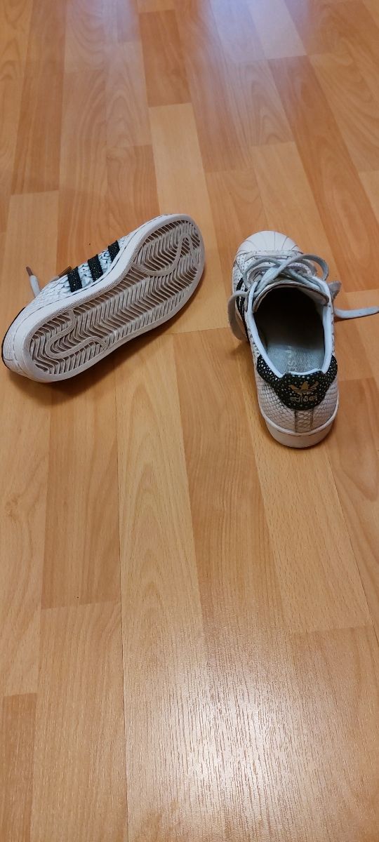 Deportivas Adidas Talla 37,33 (Fr),24 cmts.