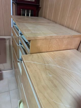 Mesitas de noche y cómodas altas