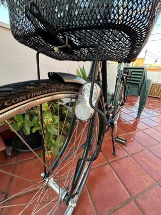 Bicicleta Batavus clásica con cesta