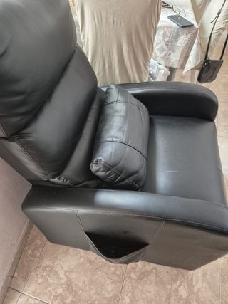 Sillón de masajes de piel negro