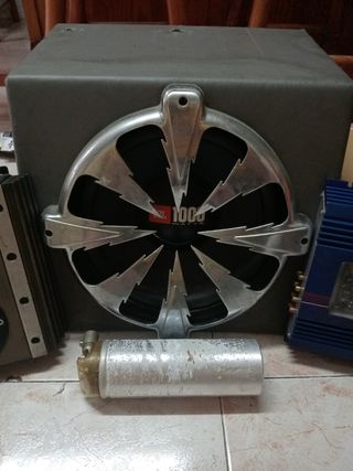 Amplificador y Subwoofer Coche