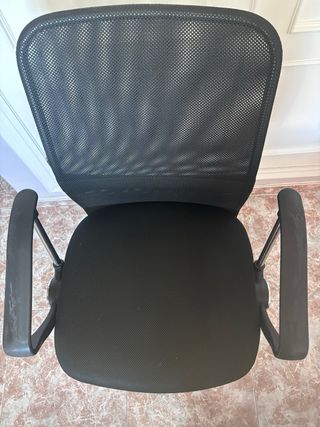 Silla de escritorio giratoria negra