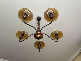 Lámpara de techo de madera y tela