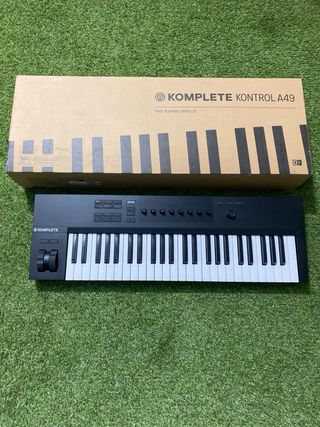 Teclado Komplete Kontrol A49