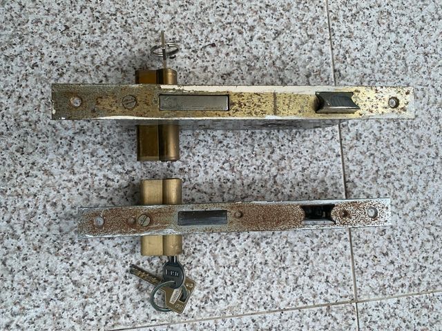 Cerraduras de puerta (2 unidades)