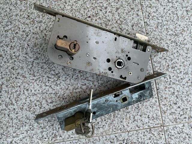 Cerraduras de puerta (2 unidades)