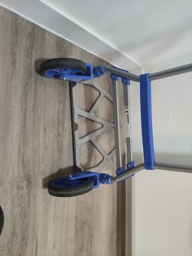 Carretilla de aluminio plegable ruedas impecable