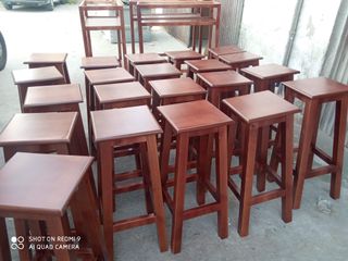 Taburetes altos barra madera color nogal(minimo 6)