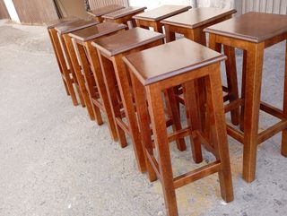 Taburetes altos barra madera color nogal(minimo 6)