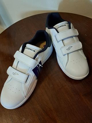 Botines Joma blancos y azules