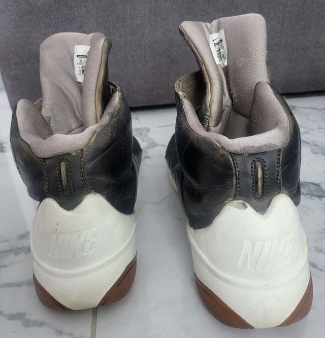 Botas Nike Negras y Blancas