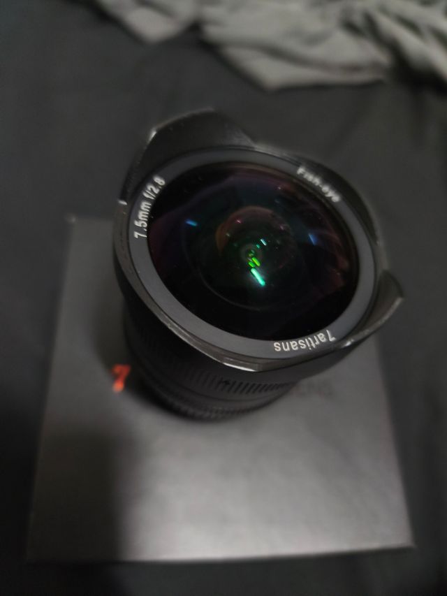 Objetivo 7Artisans 7.5mm f/2.8