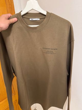 Camiseta Zara verde oliva manga larga T/M