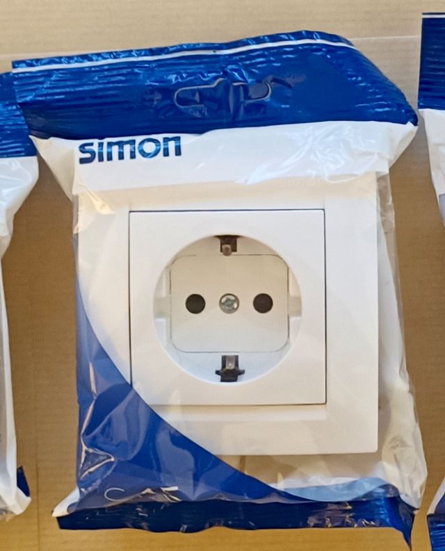 Enchufe Simon M256211 Blanco