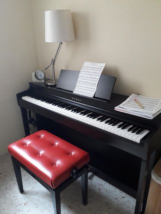 Piano Kawai CN 29 + Banqueta+ auriculares+ libros