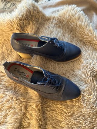 Zapatos Callaghan azul como nuevos