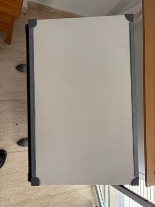 Escritorio infantil ajustable