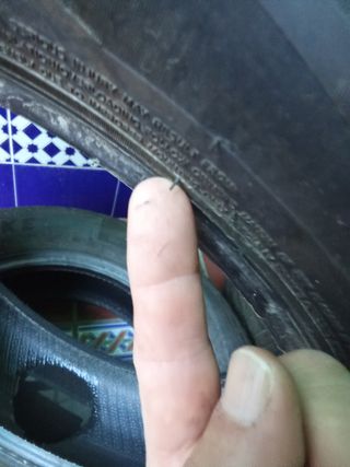 Neumáticos seminuevos 205/55 R16 costaron 240 
