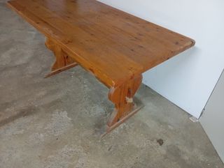Mesa rústica maciza de madera