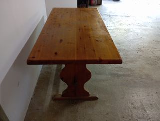 Mesa rústica maciza de madera