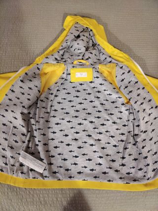 Chubasquero engomado amarillo talla 3-4