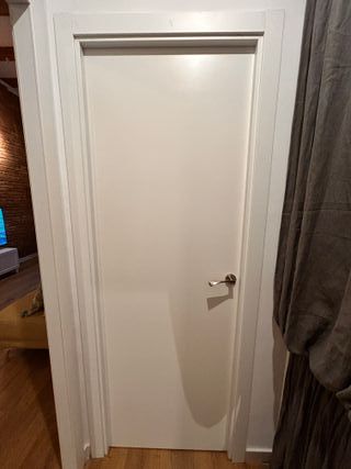 Puerta interior blanca 