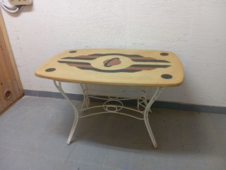 Mesa de terraza con diseño