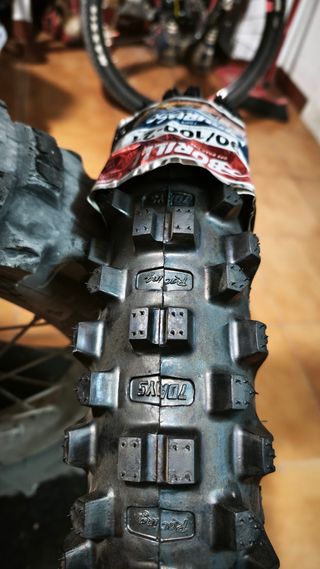 Neumático Borilli Enduro Medium 90/100-21 