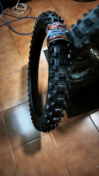 Neumático Borilli Enduro Medium 90/100-21 