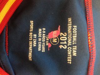 Camiseta de futbol de España. Talla 8-9 años 