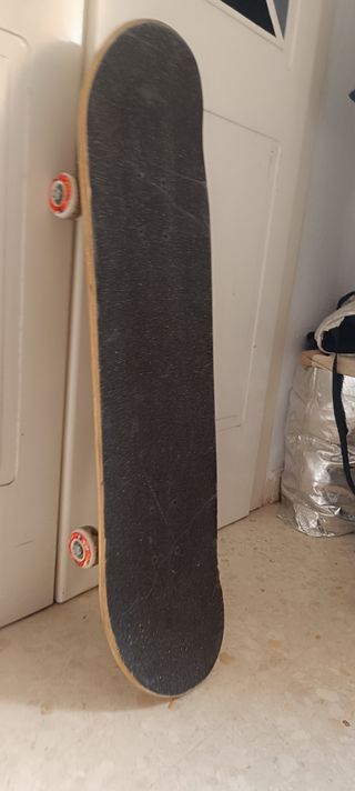 Tabla de skate con diseño divertido