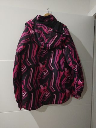 Chaqueta Borbory Negra y Rosa
Talla 10 de niña
