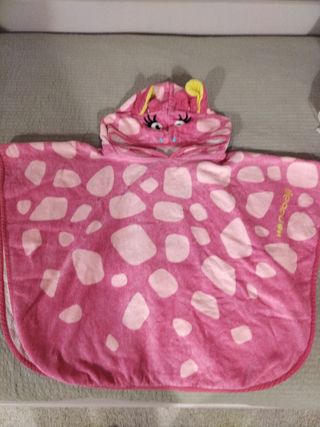 Toalla poncho niña con capucha