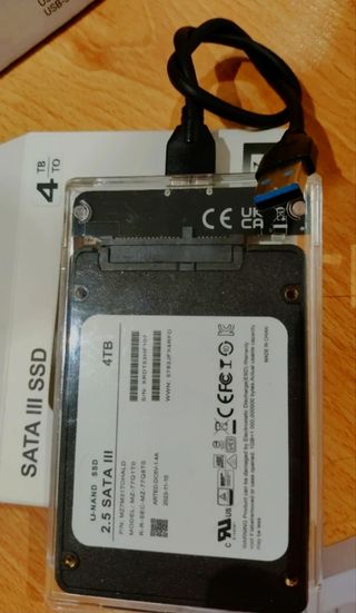 PAk !!SSD 4TB (TESTADO)+CAJA  EXTERNA.+ CABLE SATA